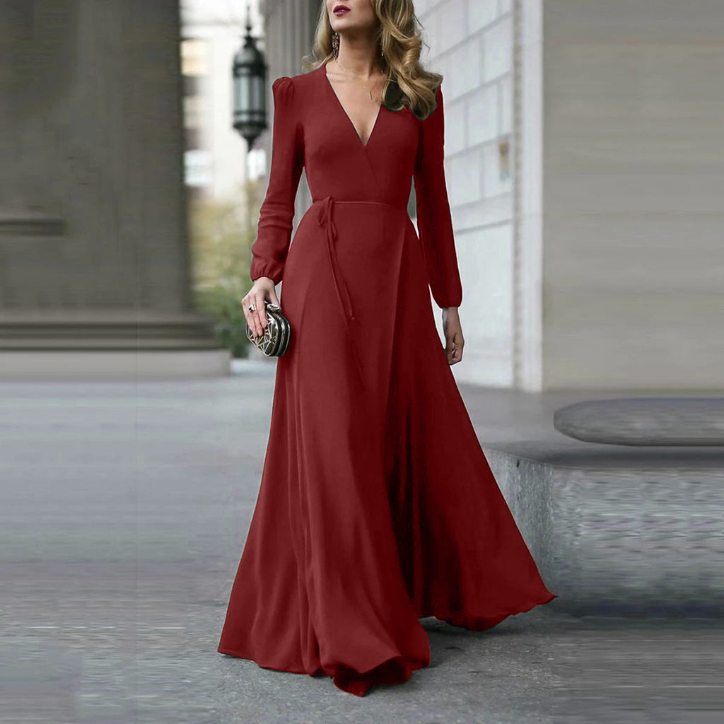 Vestido Longo com Corte Evasê e Decote em V - Veron&Co