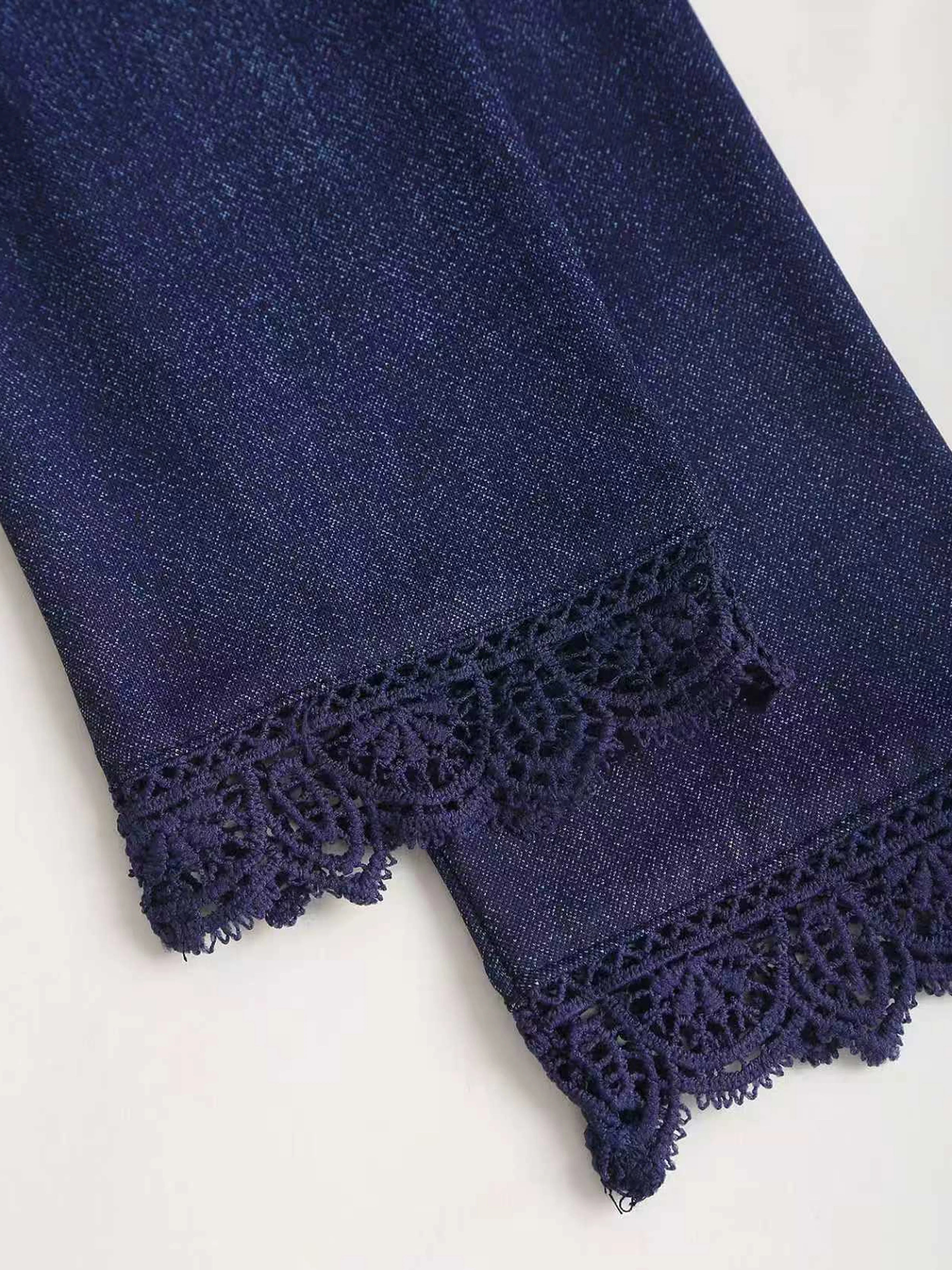 Vestido em Ganga com Renda e Manga Comprida - Veron&Co