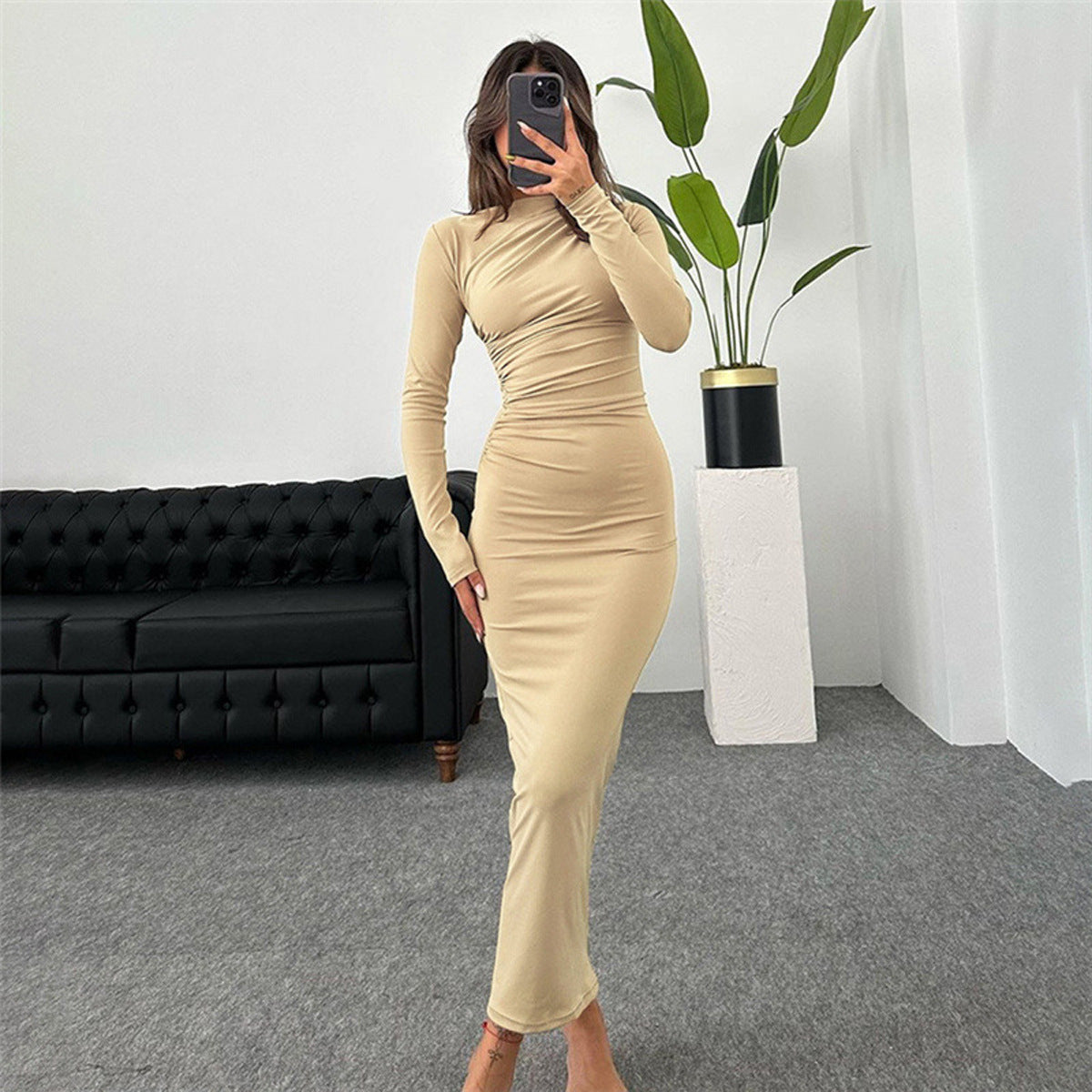 Vestido com Decote Redondo e Manga Comprida - Veron&Co