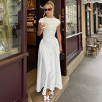 Vestido com Inspiração Cheongsam e Corte Justo - Veron&Co