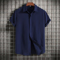 Camisa Solta em Algodão e Linho de Manga Curta Veron&Co, em uso