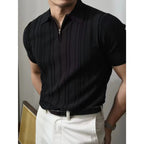 Polo Tricot com Fecho e Riscas Verticais Veron&Co, vista lateral