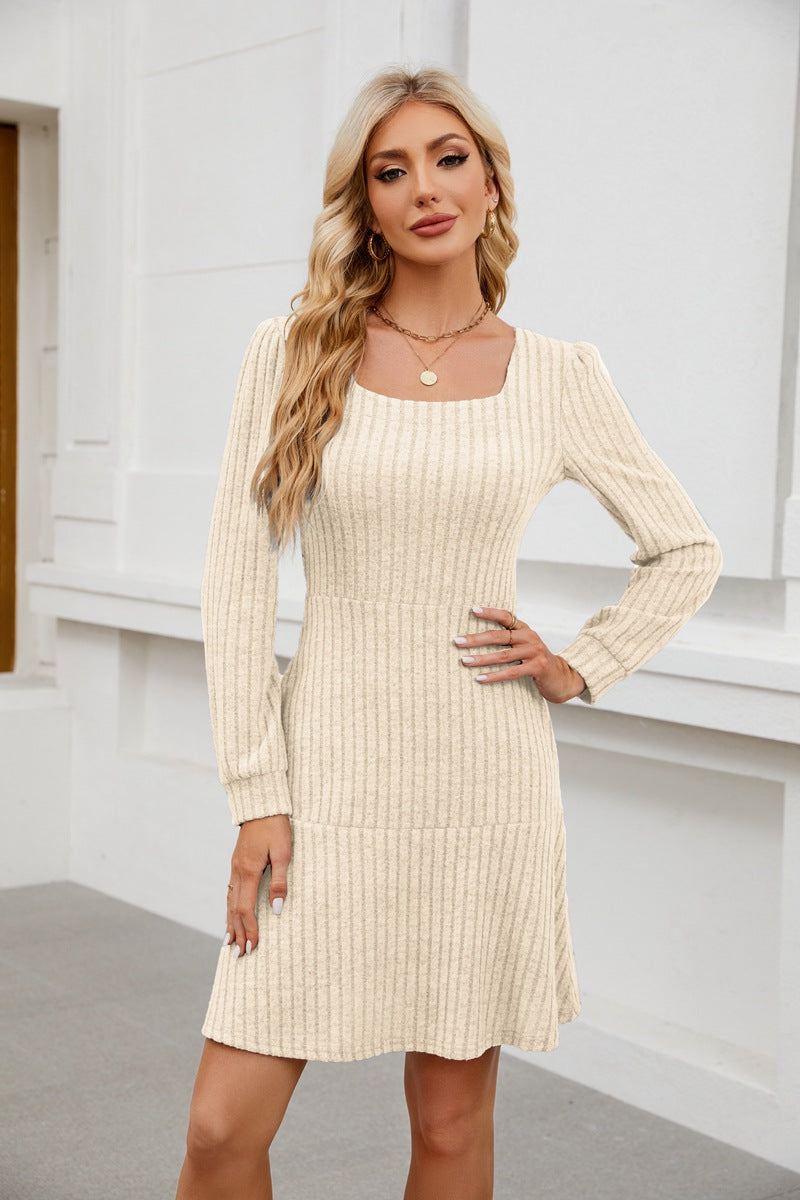 Vestido com Decote Quadrado - Veron&Co