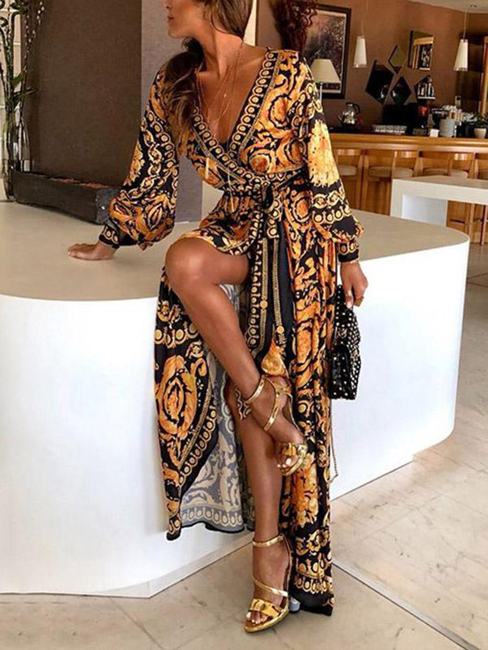 Vestido Longo com Abertura Lateral e Estampado - Veron&Co