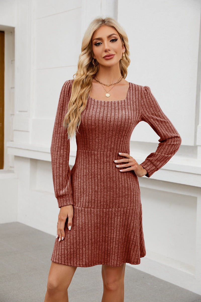 Vestido com Decote Quadrado - Veron&Co