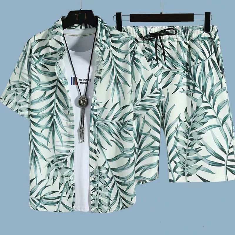 Conjunto Havaiano Floral Camisa e Calção Veron&Co, em uso na praia