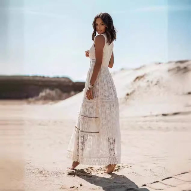 Vestido Longo em Renda com Corte Evasê - Veron&Co