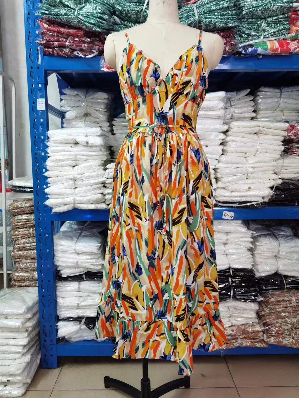 Vestido com Estampado e Folhos - Veron&Co