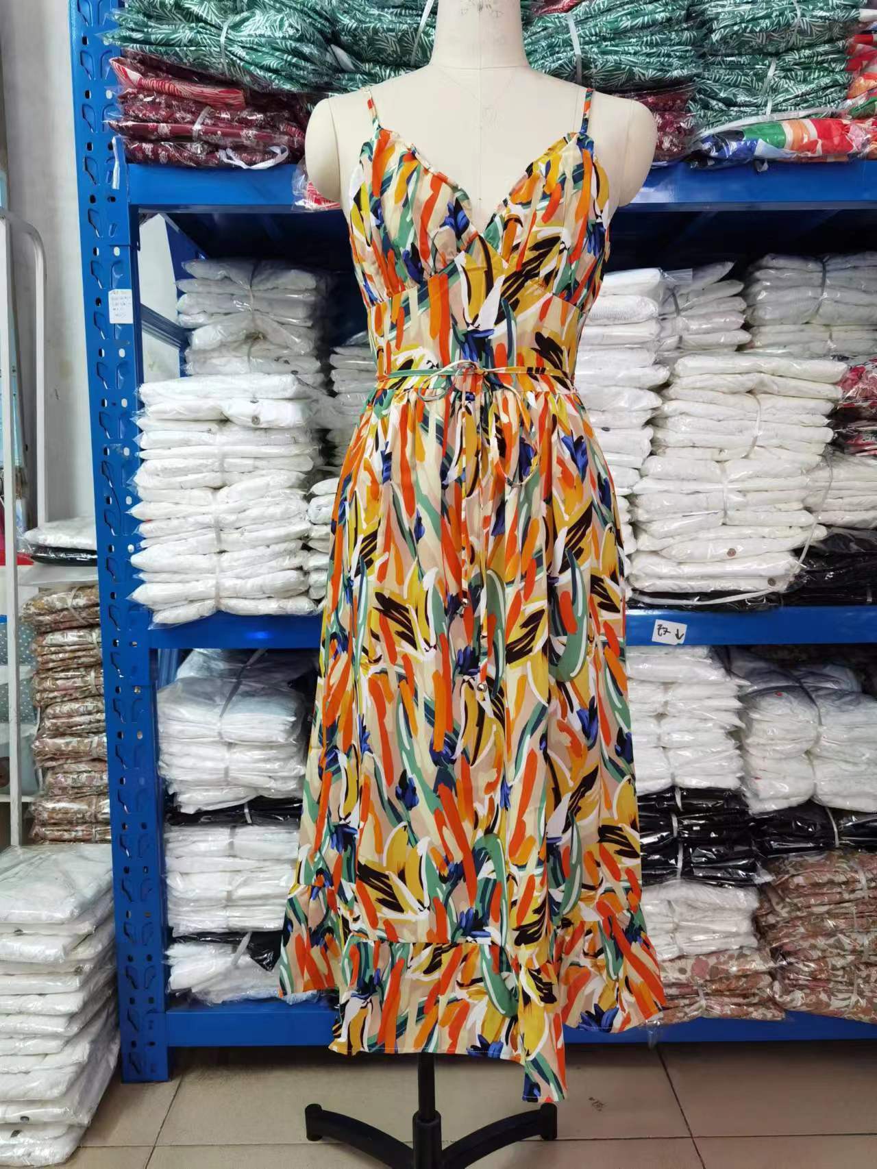 Vestido com Estampado e Folhos - Veron&Co