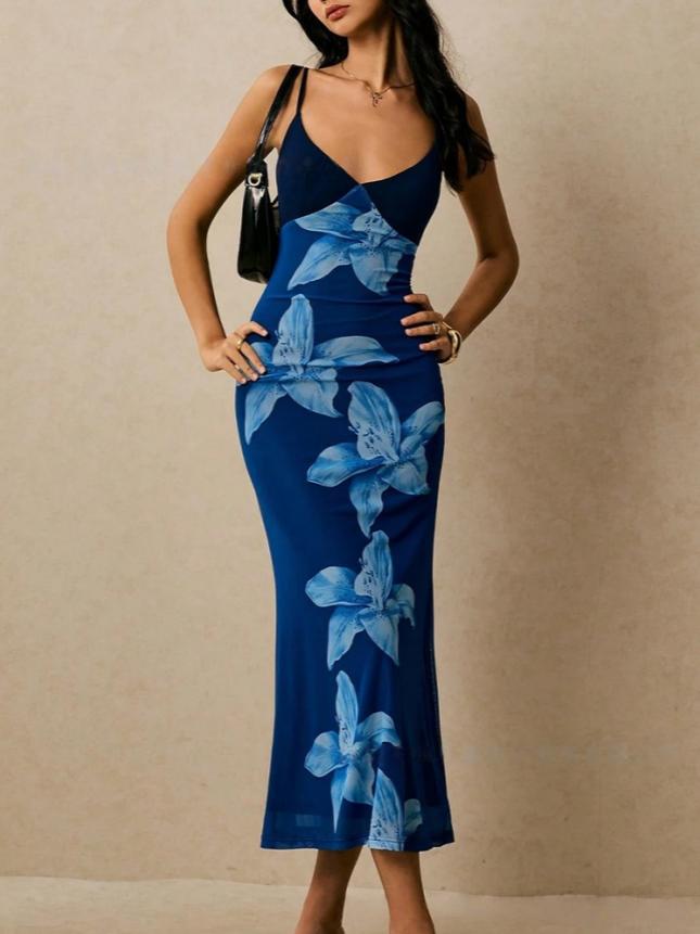 Vestido com Corte Sereia e Estampado - Veron&Co
