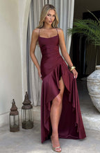Vestido com Corte Assimétrico e Alças Finas - Veron&Co