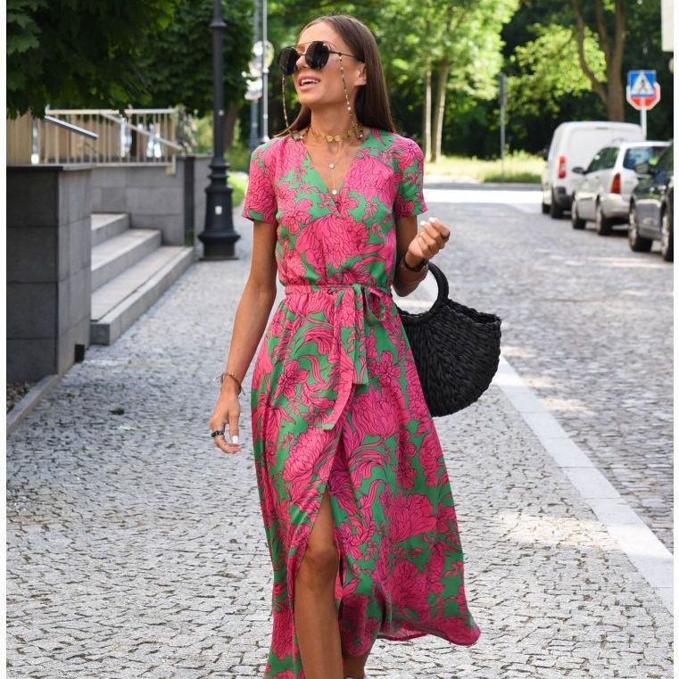 Vestido com Estampado e Decote em V - Veron&Co