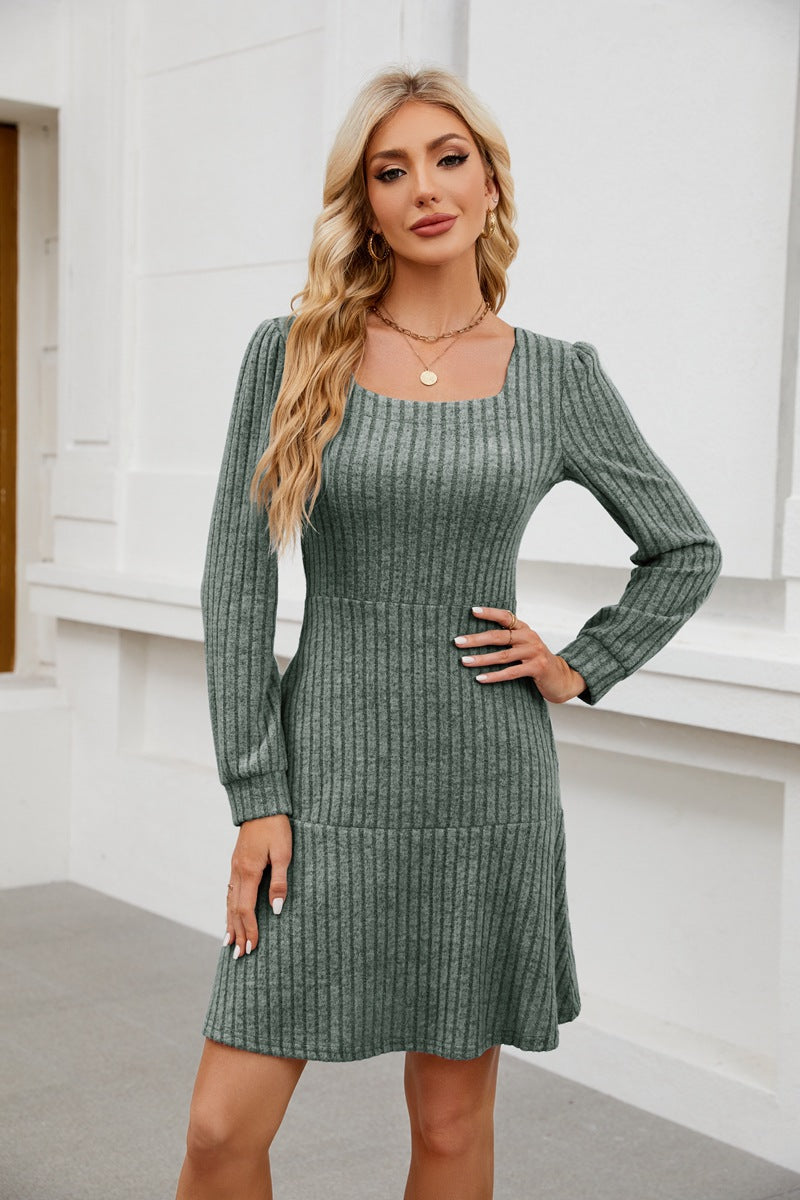 Vestido com Decote Quadrado - Veron&Co