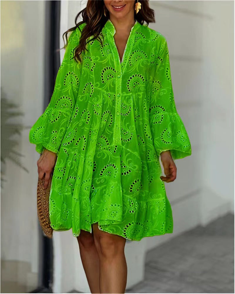 Vestido em Renda com Bordado e Recortes Vazados - Veron&Co