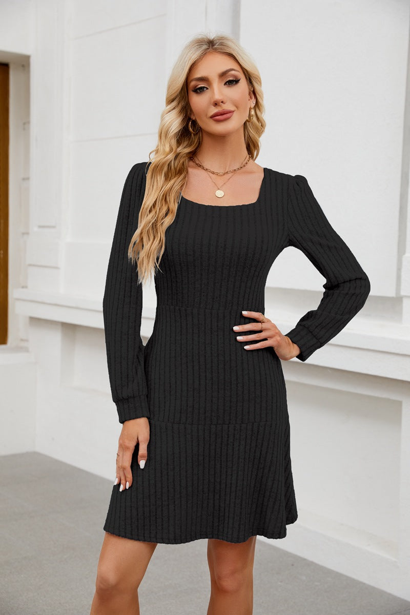 Vestido com Decote Quadrado - Veron&Co