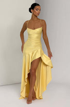 Vestido com Costas Nuas e Folhos - Veron&Co