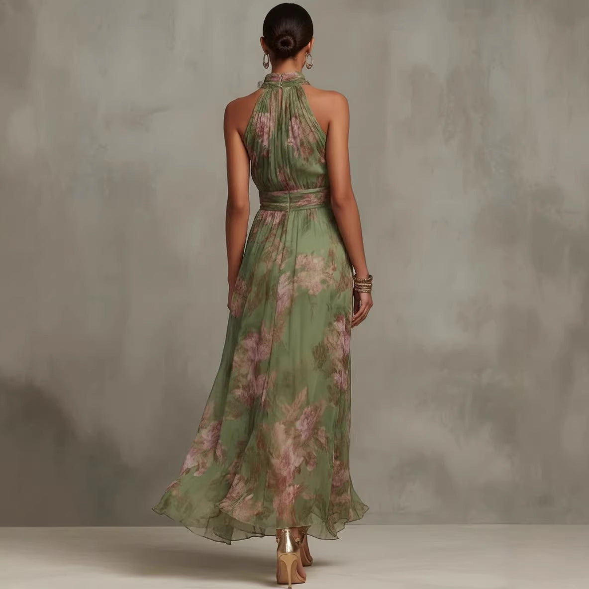Vestido Longo em Tule com Pregas e Corte Justo - Veron&Co
