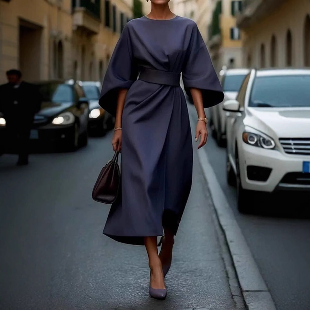 Vestido Longo com Marcação de Cintura e Manga Morcego - Veron&Co