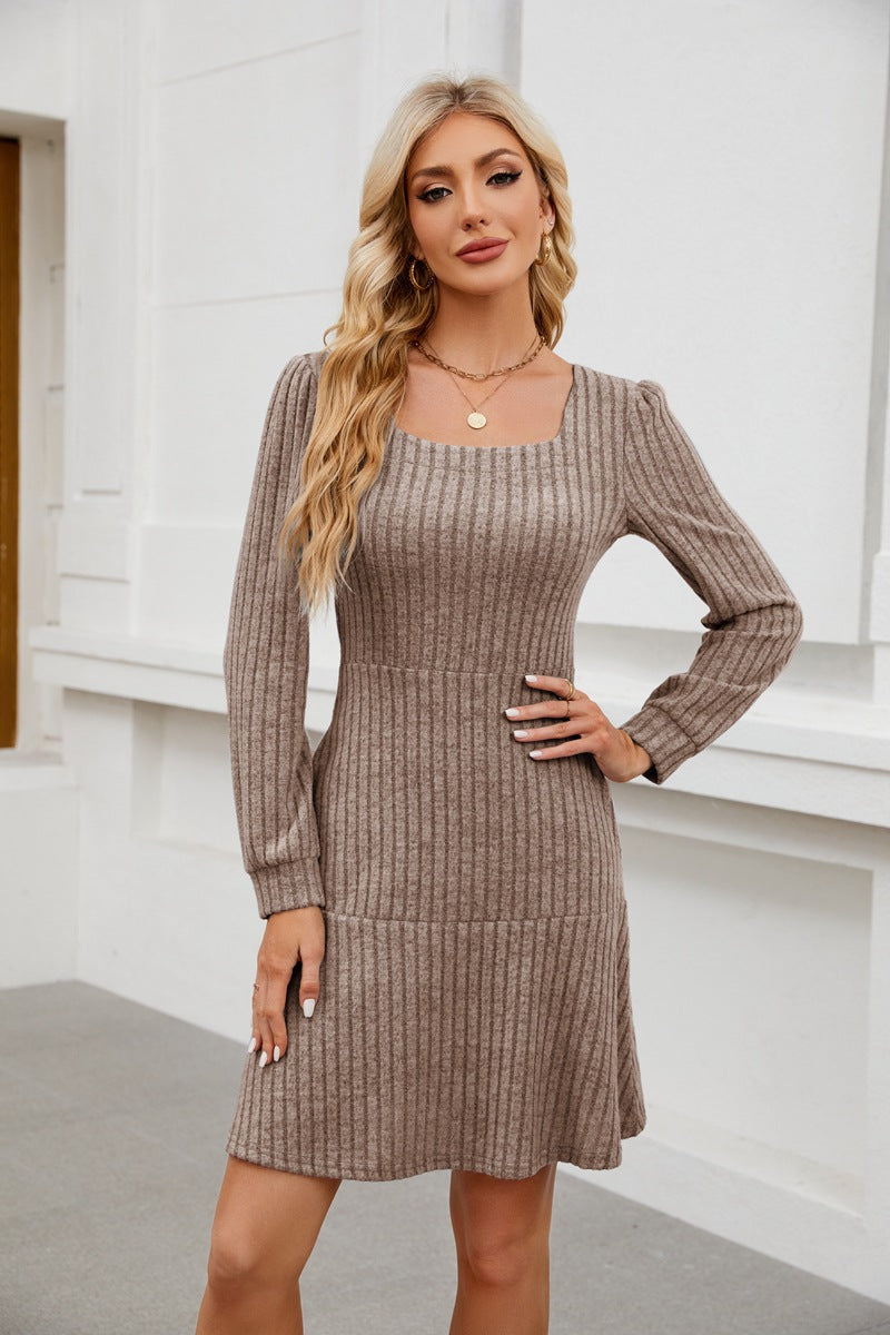 Vestido com Decote Quadrado - Veron&Co
