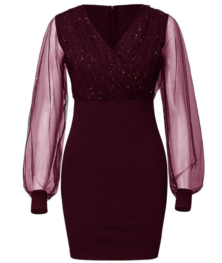 Vestido em Tule com Aplicações Metalizadas e Decote em V - Veron&Co