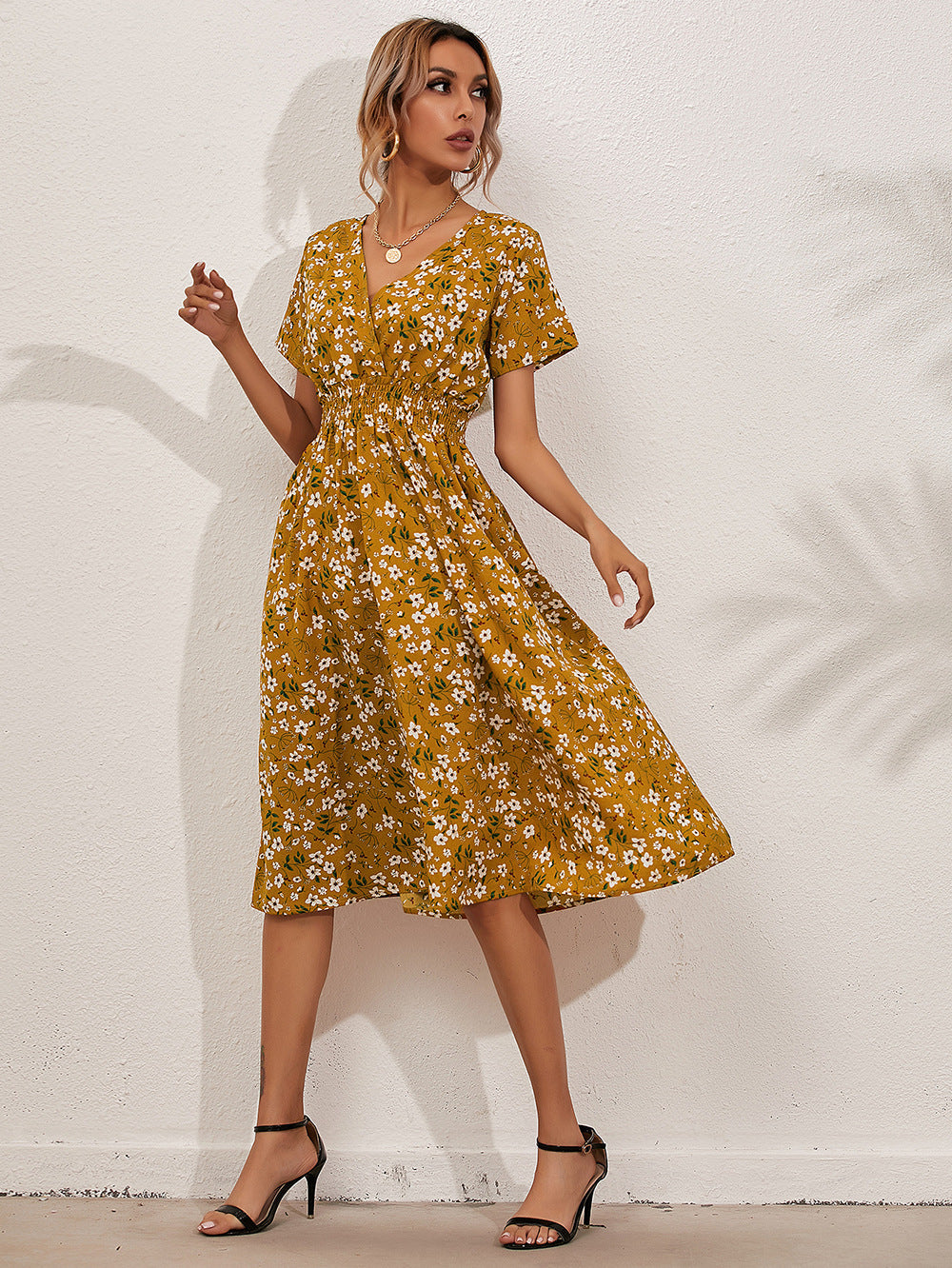 Vestido com Estampado Floral e Estampado - Veron&Co