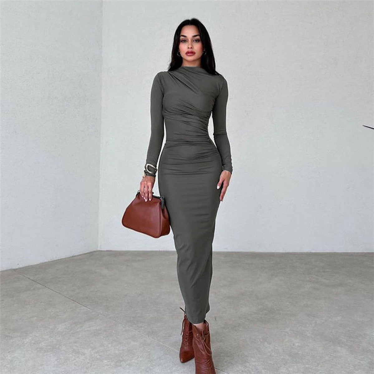Vestido com Decote Redondo e Manga Comprida - Veron&Co