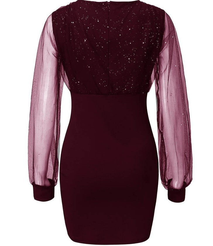 Vestido em Tule com Aplicações Metalizadas e Decote em V - Veron&Co