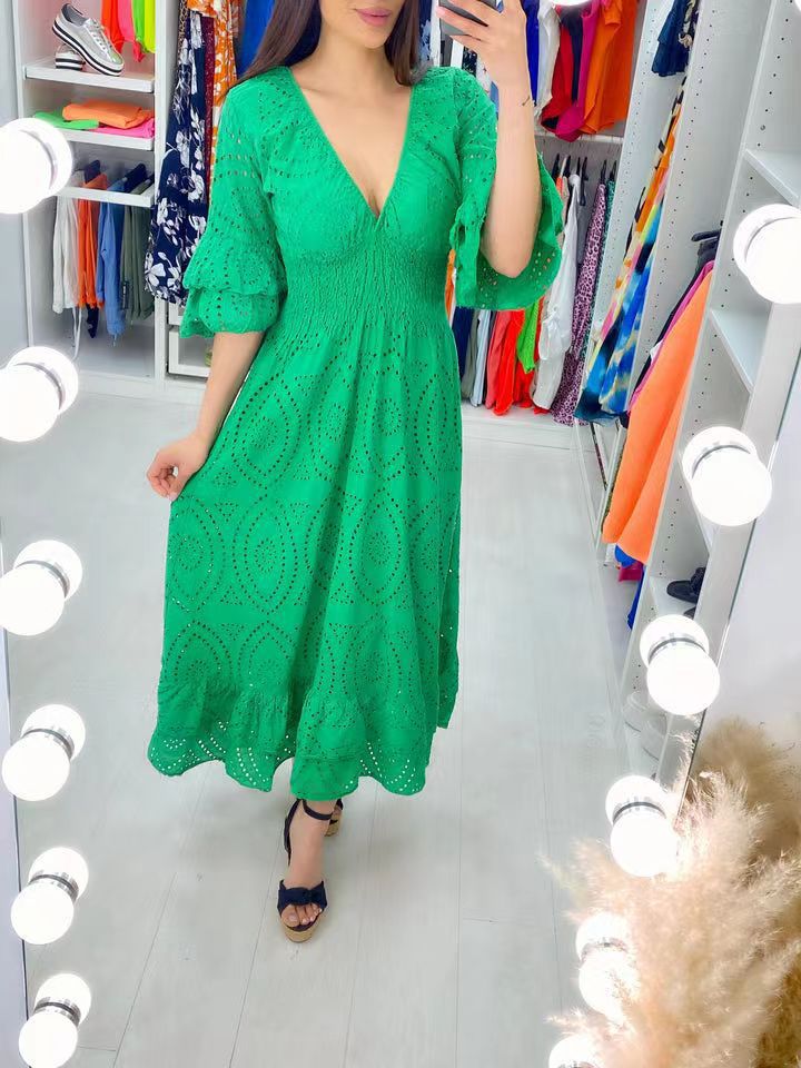 Vestido com Decote em V - Veron&Co
