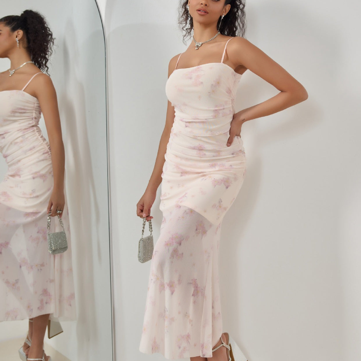 Vestido Longo com Estampado Floral e Pregas - Veron&Co