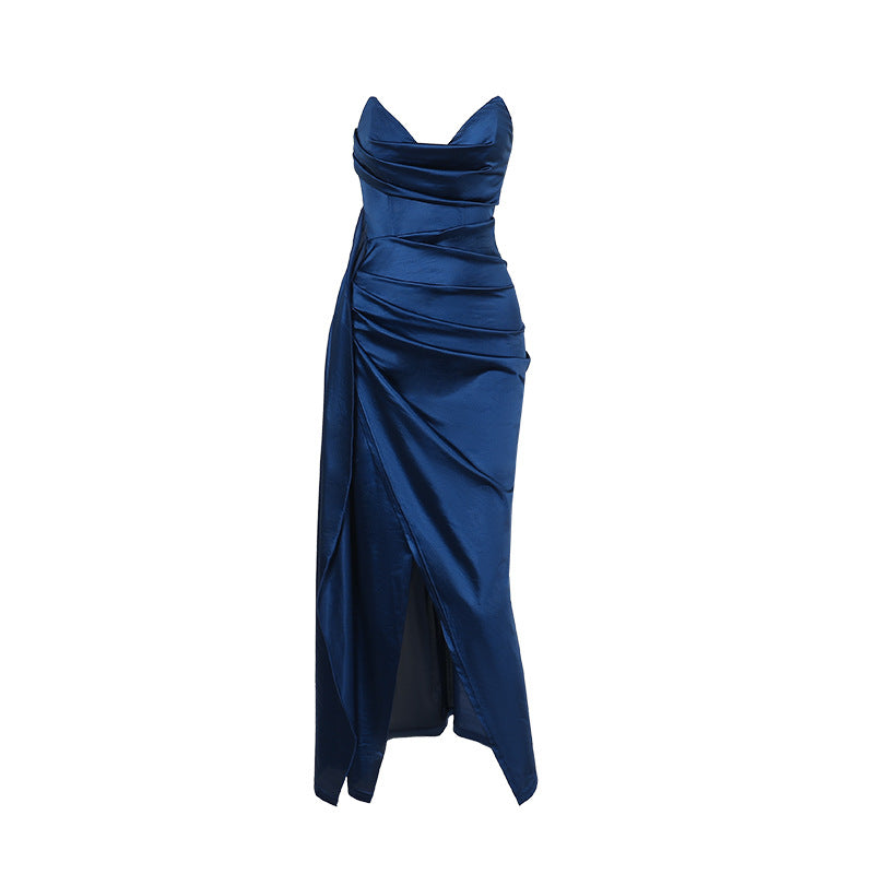 Vestido em Cetim com Corte Justo e Abertura Lateral - Veron&Co