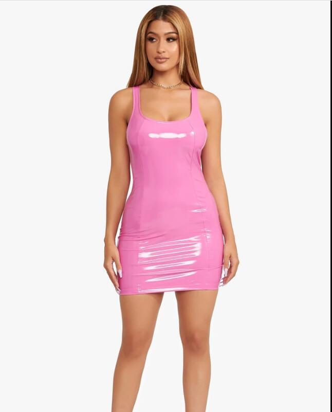 Vestido em Pele com Decote Redondo - Veron&Co