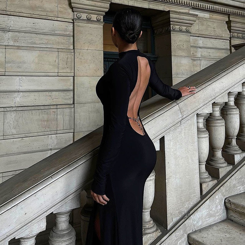 Vestido com Costas Nuas e Abertura Lateral - Veron&Co