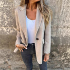 Blazer em lã com lapela e botões para mulher