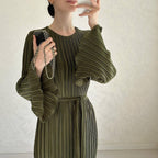 Vestido Longo com Pregas e Manga Sino - Veron&Co