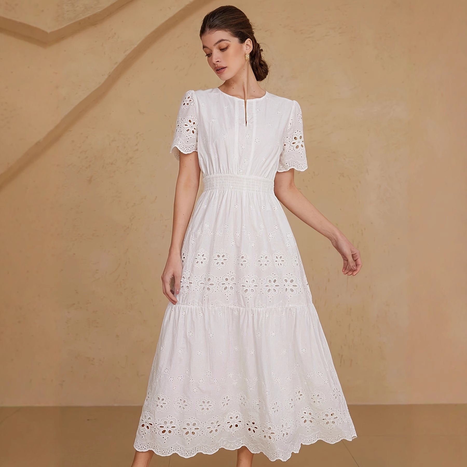 Vestido Longo com Bordado e Marcação de Cintura - Veron&Co