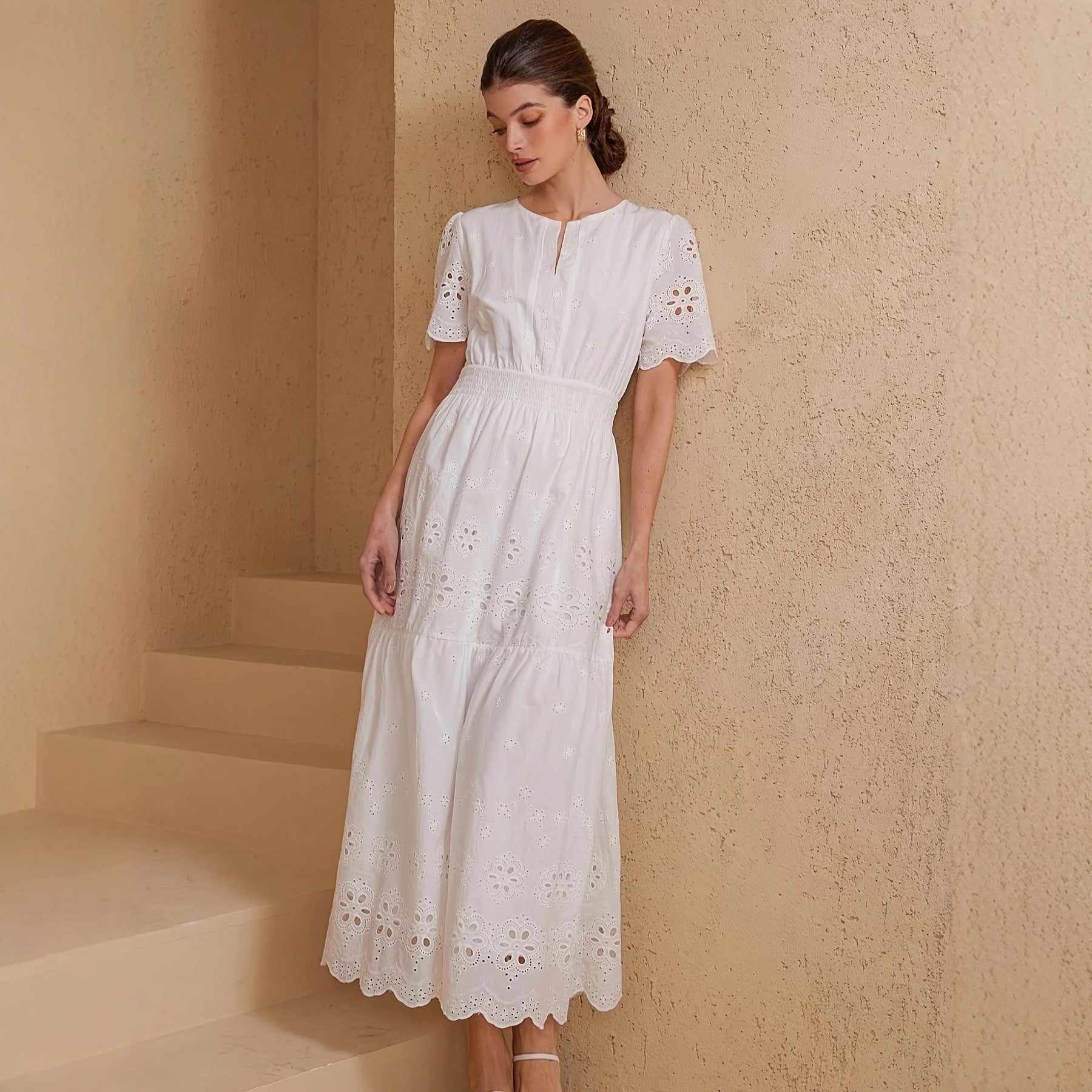 Vestido Longo com Bordado e Marcação de Cintura - Veron&Co