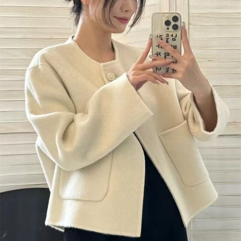 Casaco curto em lã estilo tweed para mulher