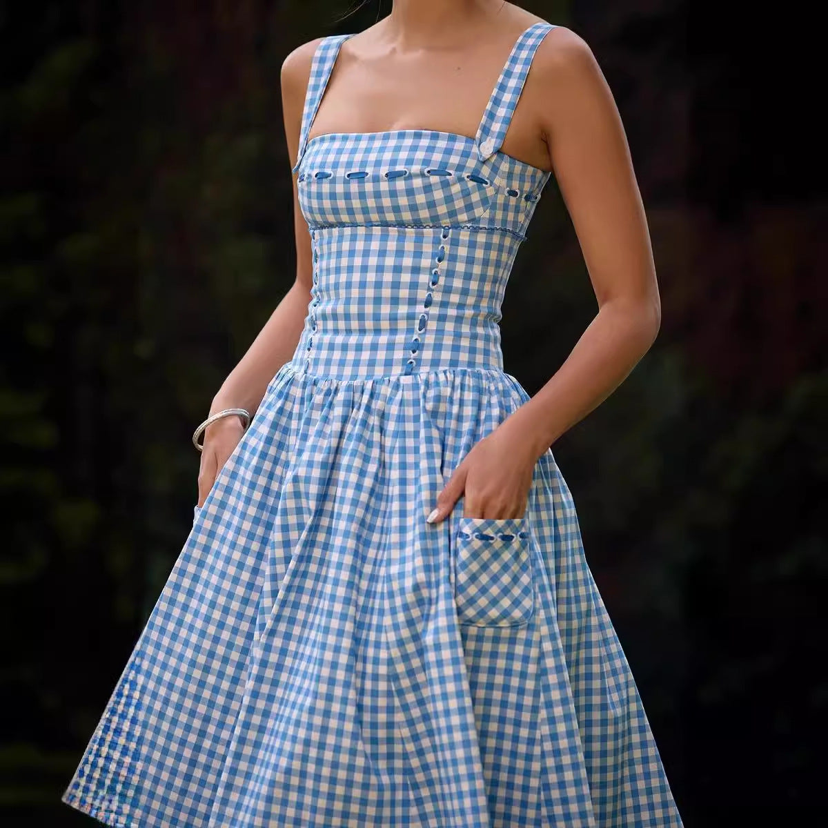 Vestido Longo com Inspiração Vintage e Corte Justo - Veron&Co
