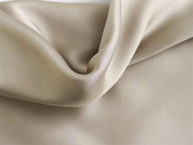 Vestido em Cetim com Costas Nuas - Veron&Co