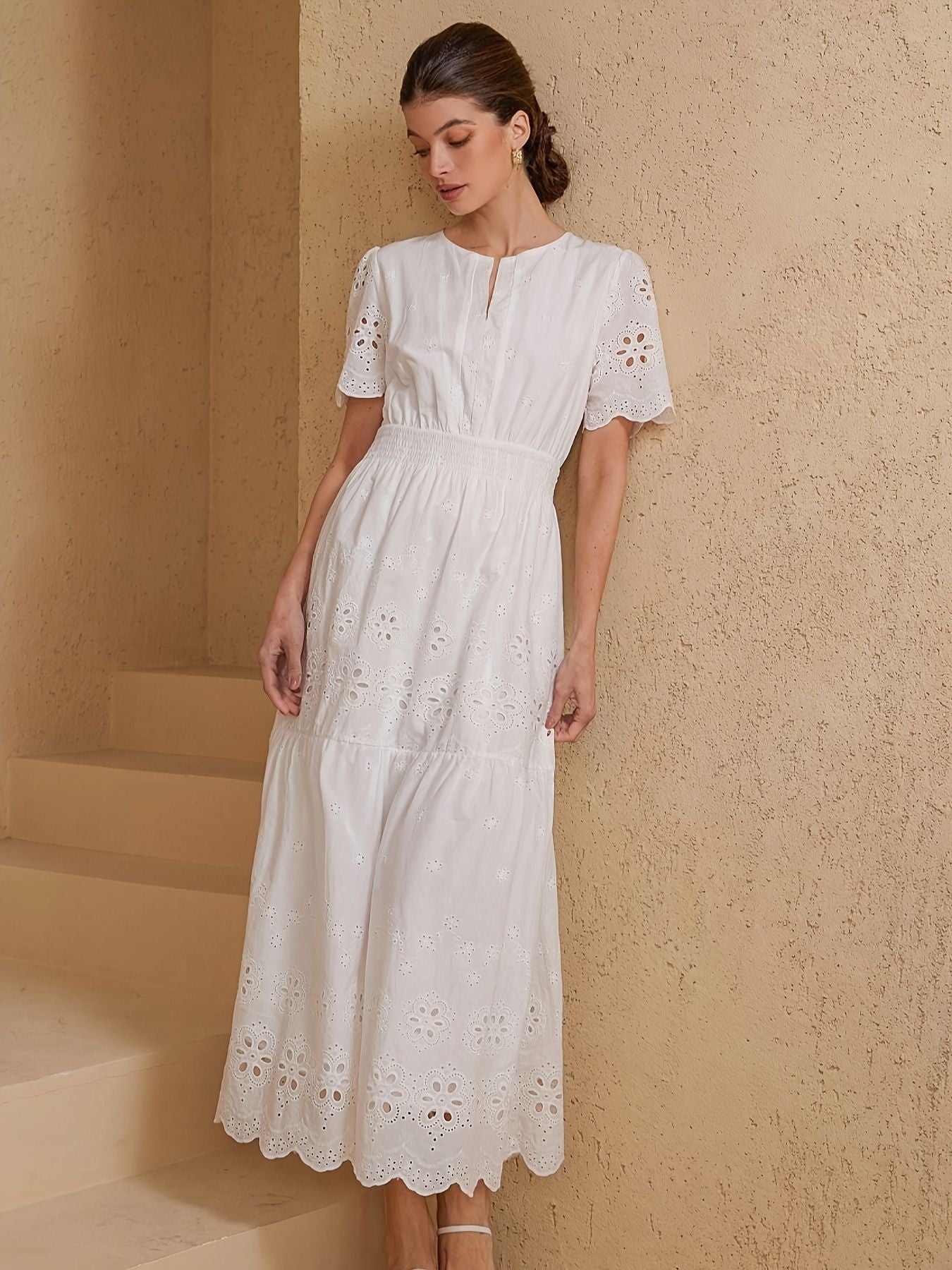Vestido Longo com Bordado e Marcação de Cintura - Veron&Co