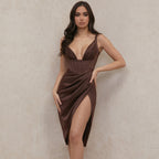 Vestido em Cetim com Abertura Lateral - Veron&Co