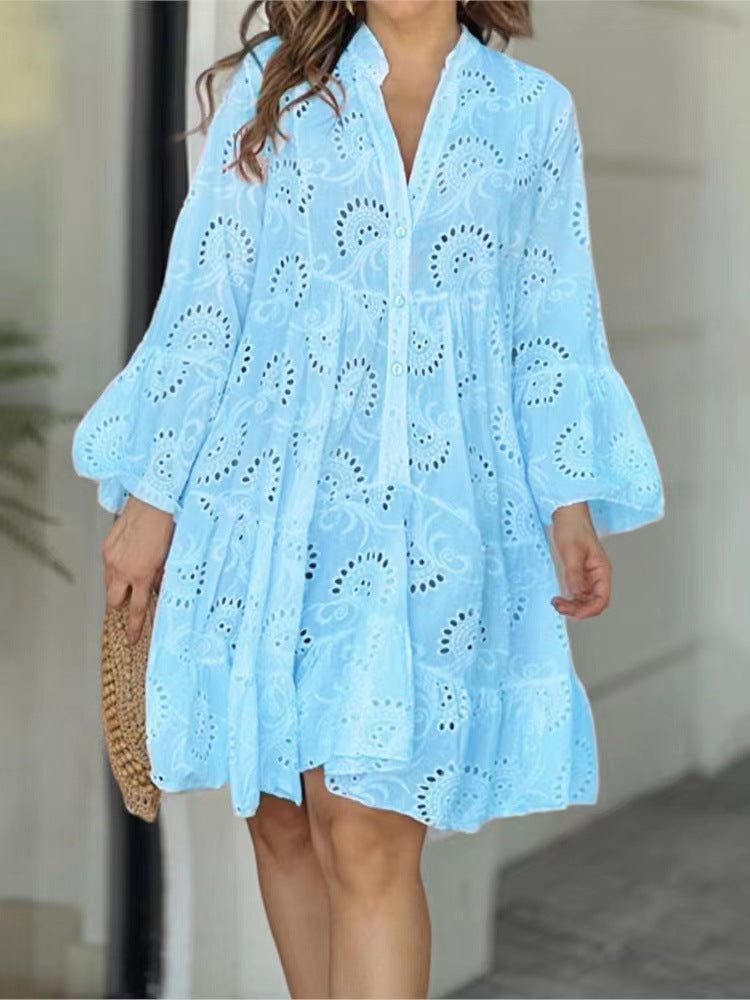Vestido em Renda com Bordado e Recortes Vazados - Veron&Co