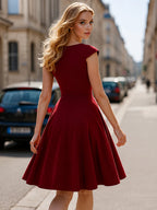 Vestido Midi com Decote Redondo e Corte Evasê - Veron&Co