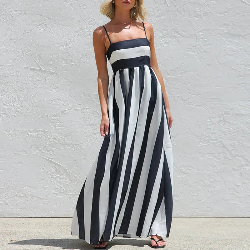 Vestido Longo com Corte Evasê e Riscas - Veron&Co