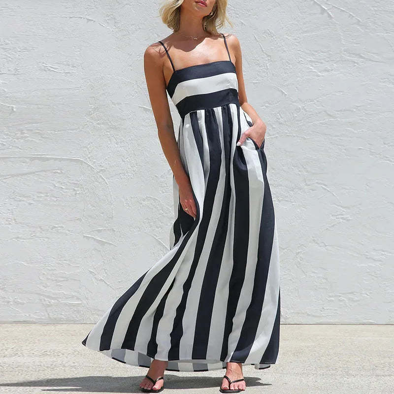 Vestido Longo com Corte Evasê e Riscas - Veron&Co