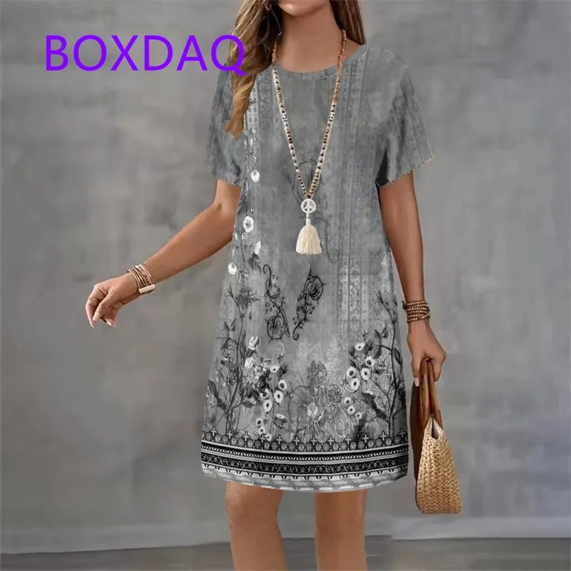 Vestido Curto em Ganga com Estampado e Manga Curta - Veron&Co