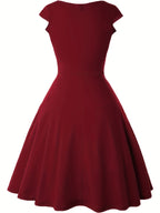 Vestido Midi com Decote Redondo e Corte Evasê - Veron&Co