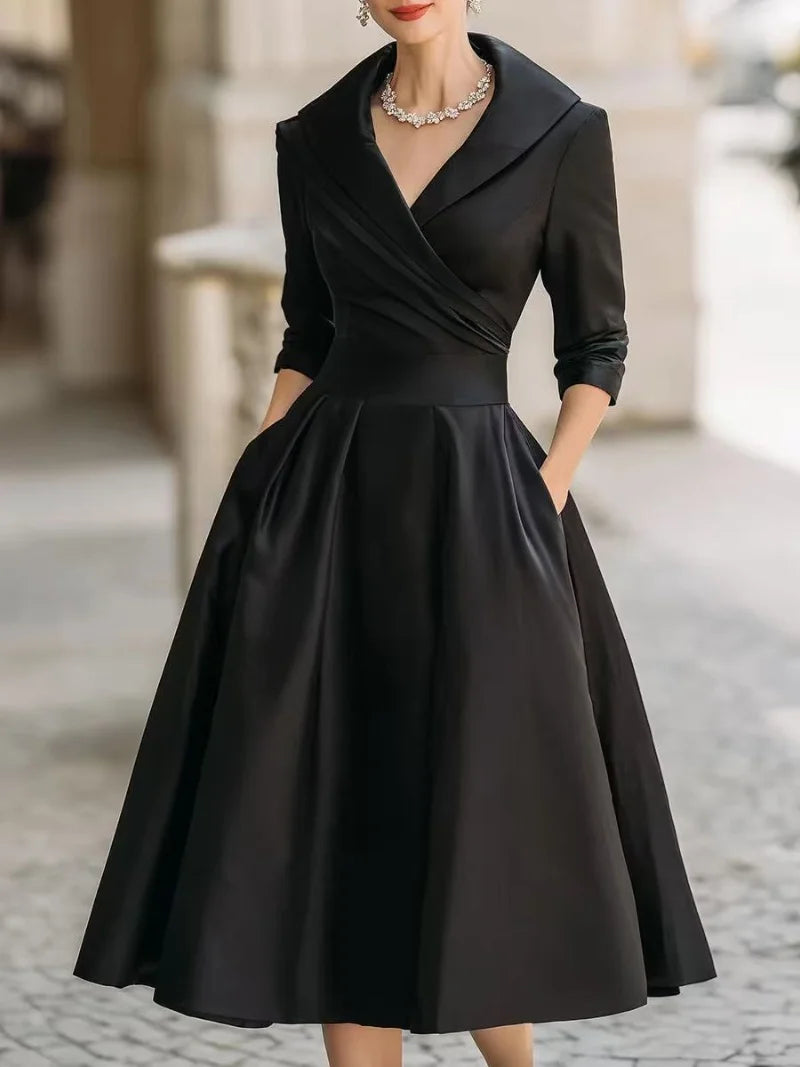 Vestido Midi com Decote em V e Bolsos - Veron&Co